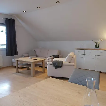Breuers Pulheim Appartment Rot * פולהיים